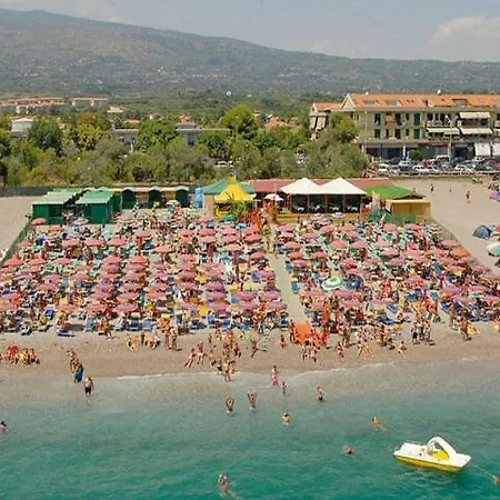 Fondachello Etna Mare